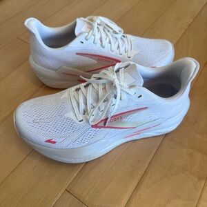 Brooks Hyperion Max 2 White/Peach/Coral
